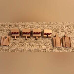 Stop and ramp wooden railway / train track compatible with Brio and Thomas sets